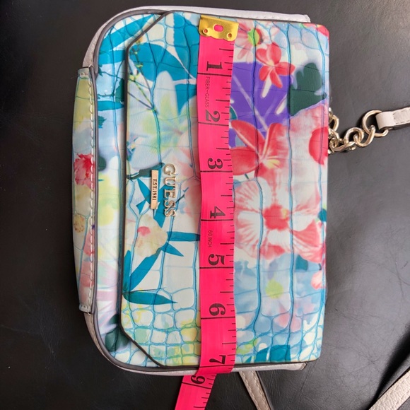 Flowers Accent Guess Small Purse - Picture 5 of 9